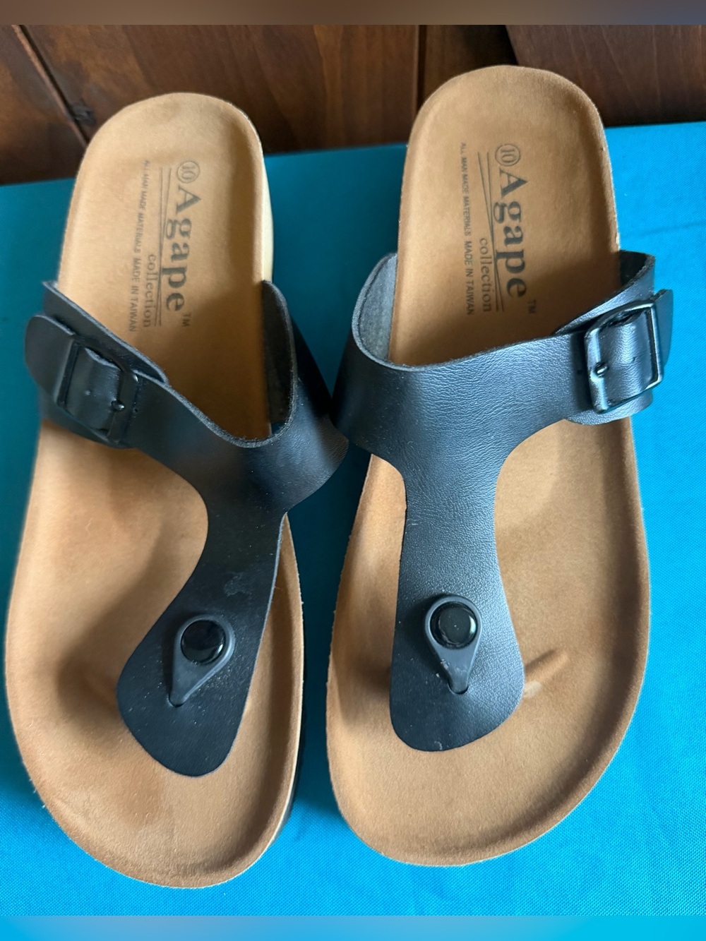New Agape Collection Black Buckle Thong Sandals Cork Footbed Size 10